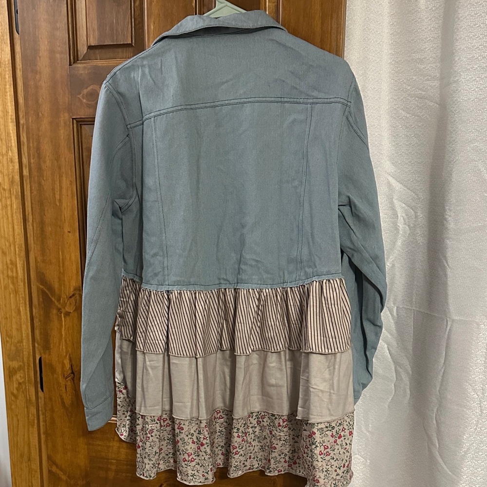 Women's Patchwork Denim Jacket - Picture 3 of 3